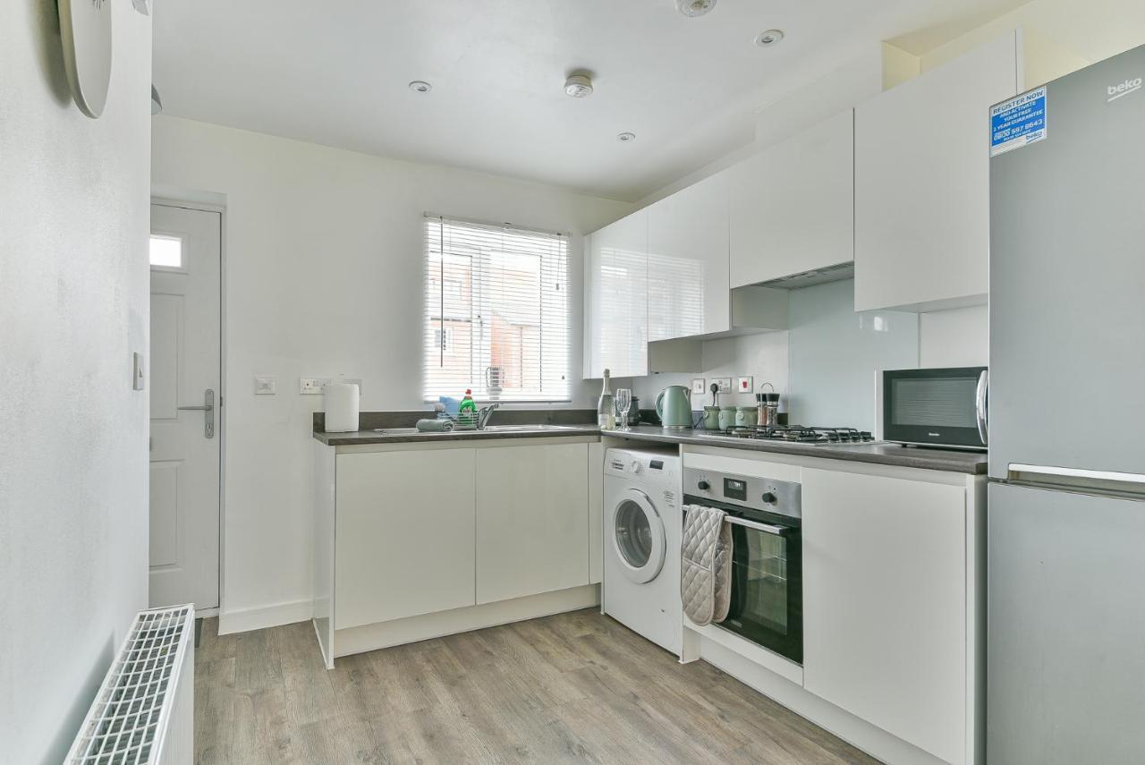 Beautiful New House In Derby For Up To 5 Guests, Suitable For Families Contractors Nhs Staff Etc Esterno foto
